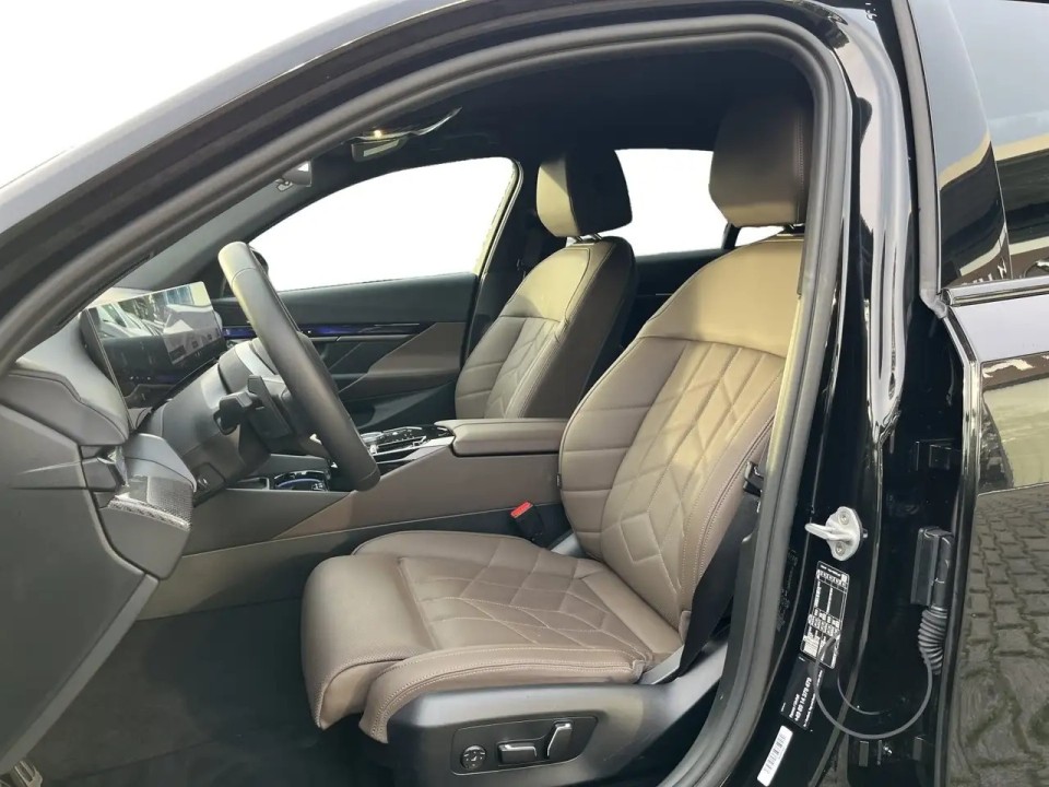 BMW Seria 5 2025 — imagine 17
