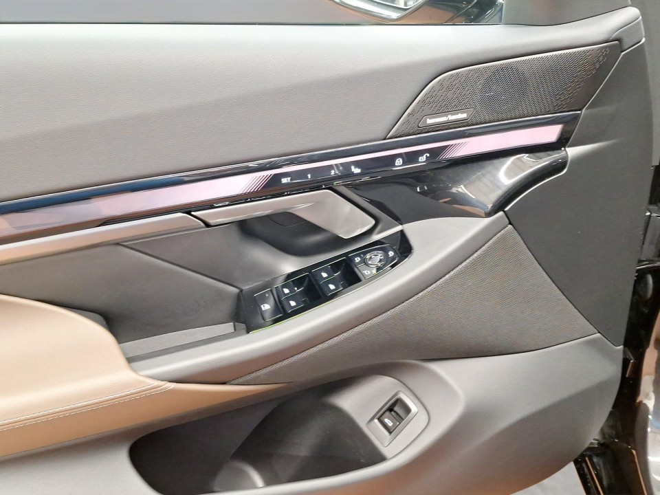 BMW Seria 5 520D Limousine - foto 13