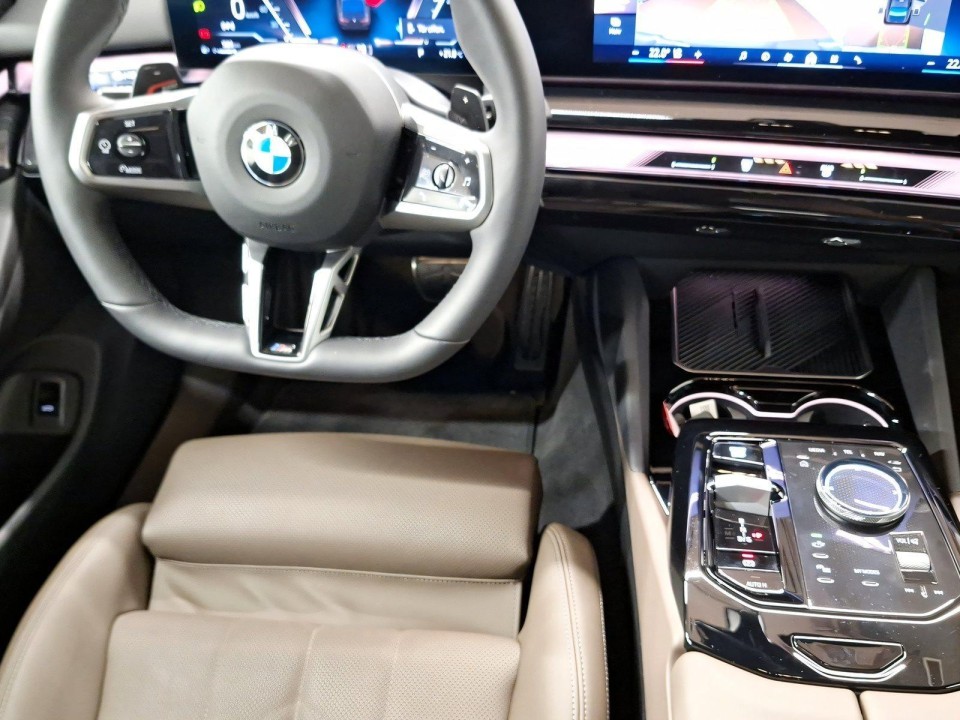 BMW Seria 5 2025 — imagine 18