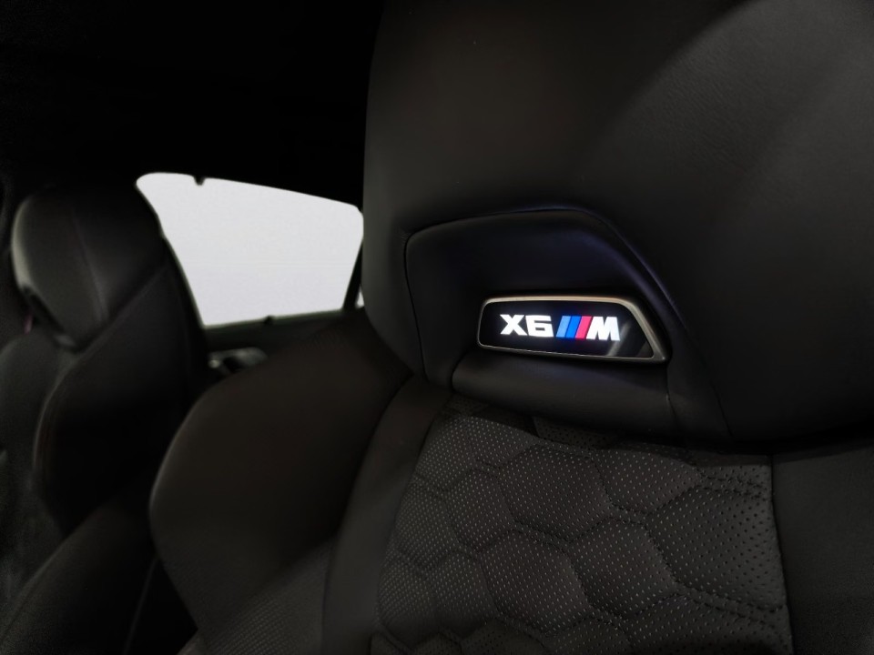 BMW X6 M Competition - foto 22
