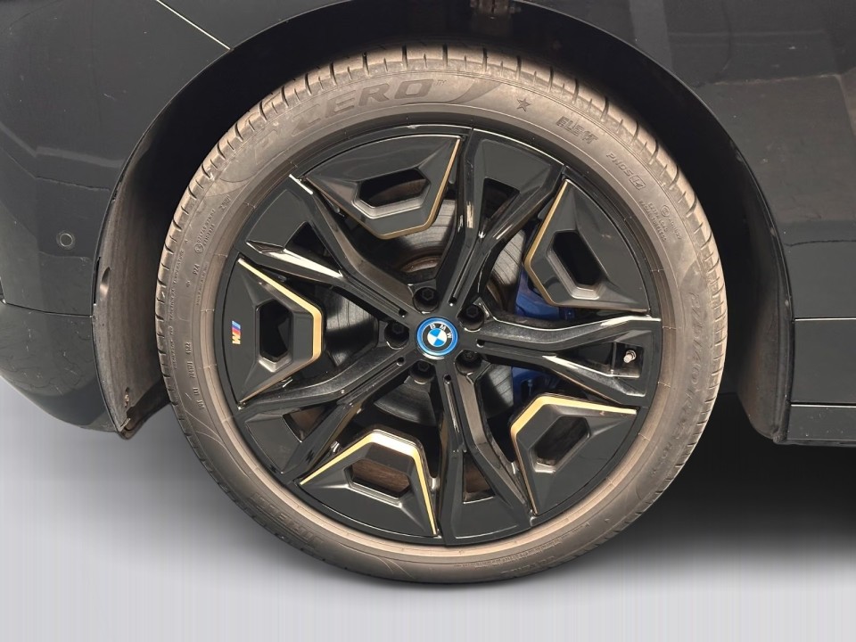 BMW iX xDrive40 Sport - foto 32