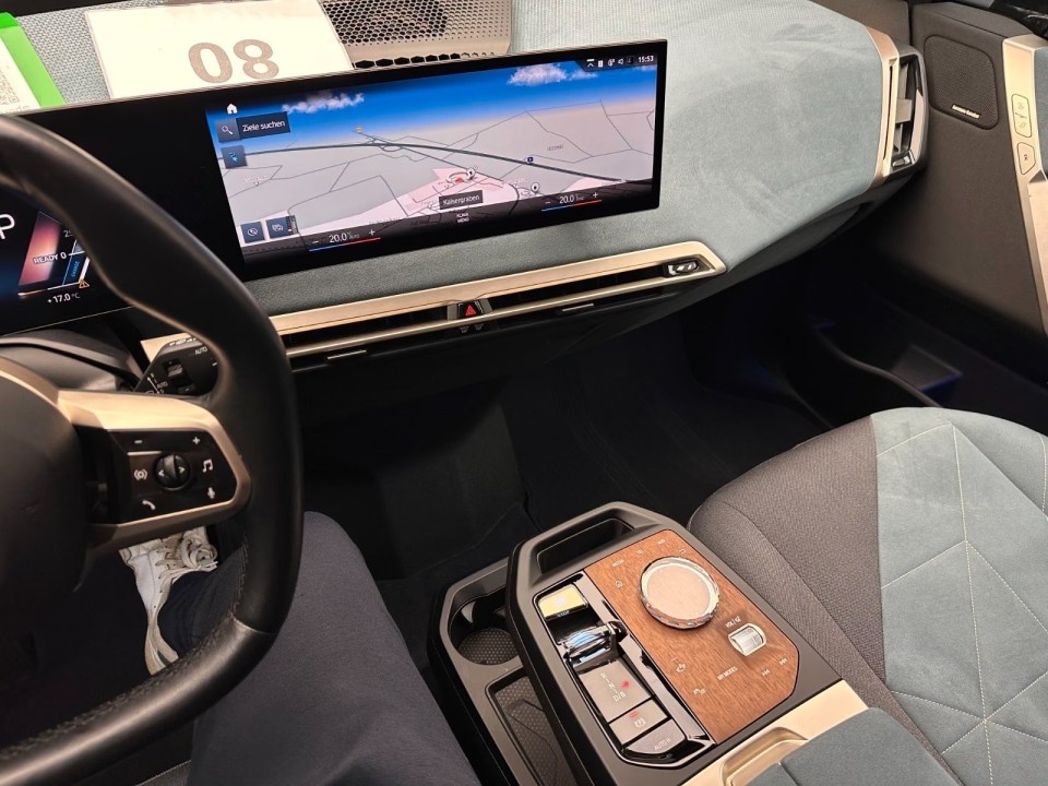 BMW iX xDrive40 Sport - foto 14