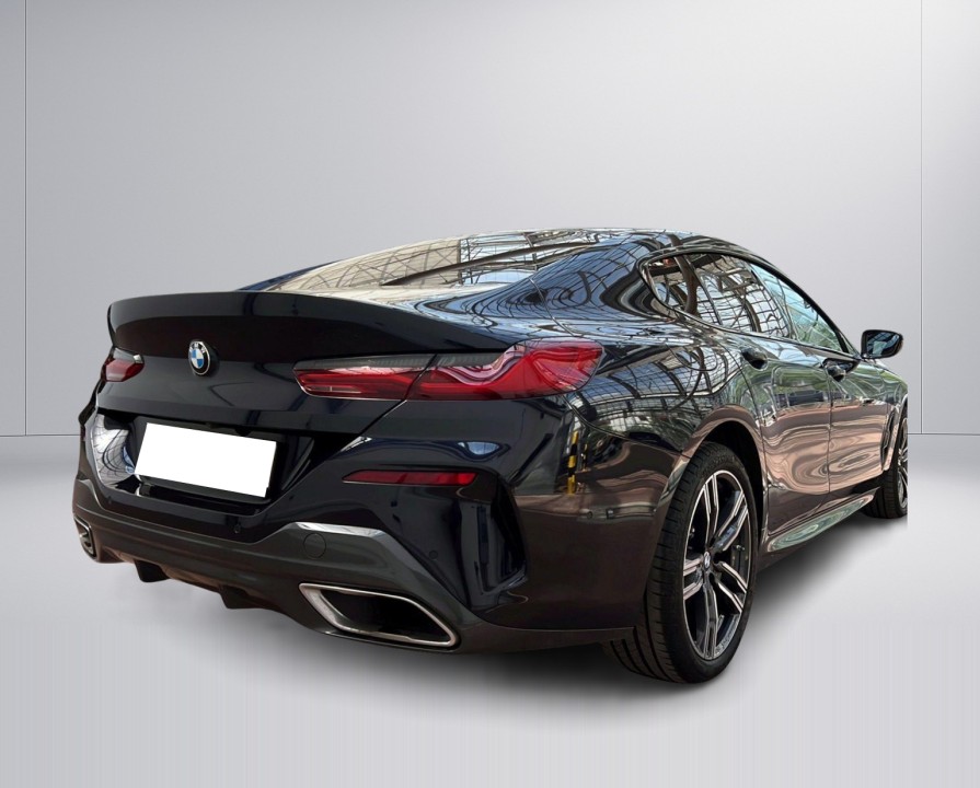BMW Seria 8 2024 — imagine 3