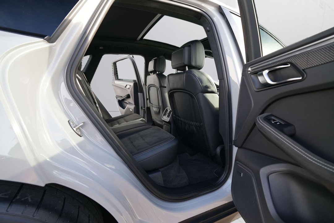 PORSCHE Macan 2023 — imagine 19
