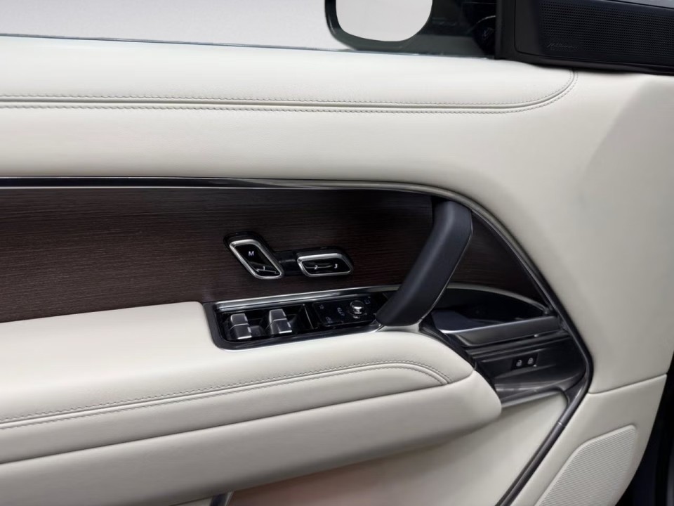 Land Rover Range Rover P440e LWB Autobiography - foto 18