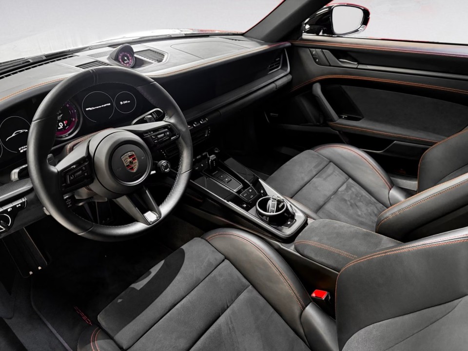 Porsche 911 Carrera 4 GTS - foto 11