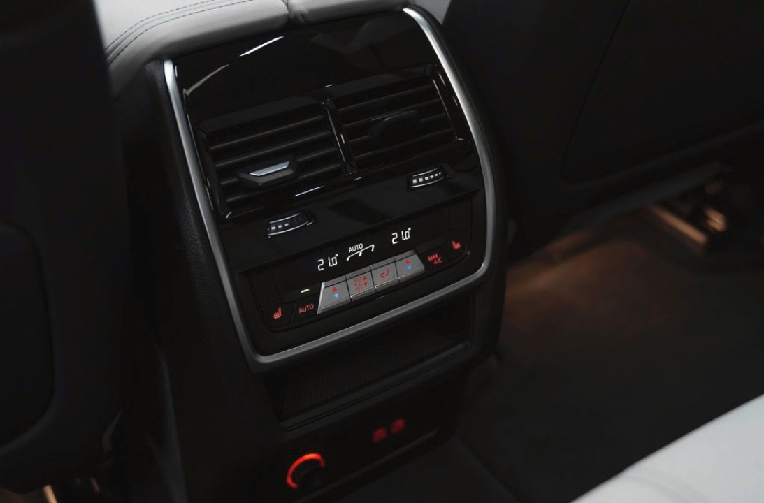 BMW X5 M Competition - foto 17