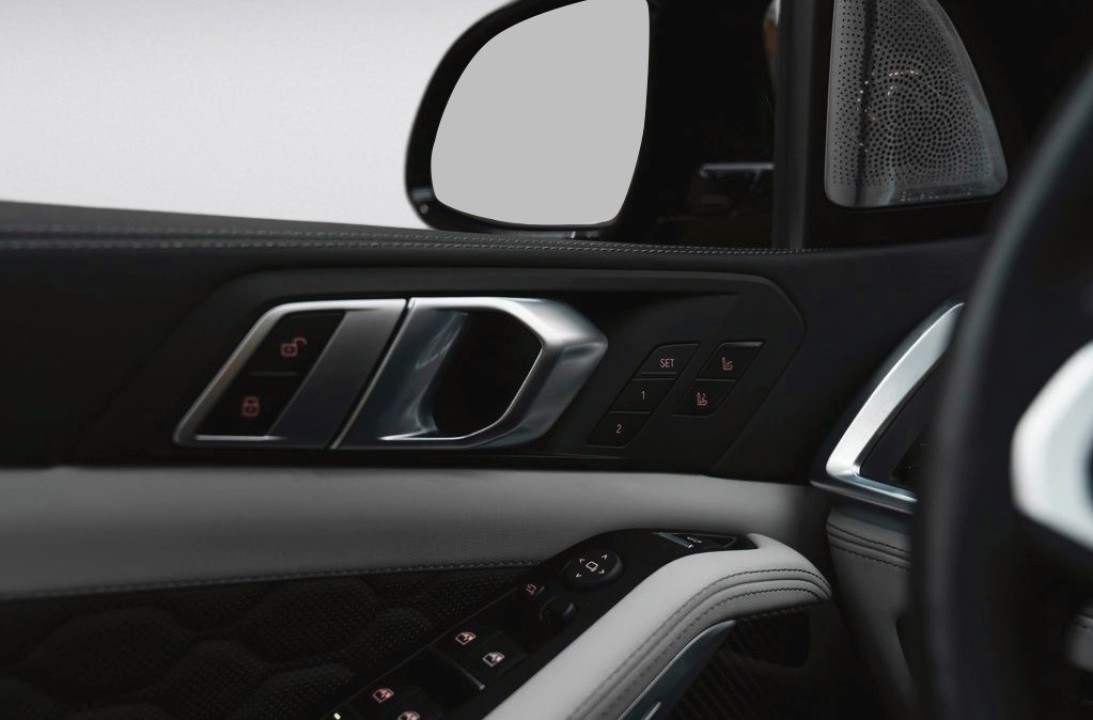 BMW X5 M Competition - foto 22