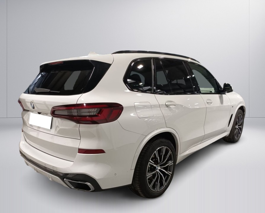 BMW X5 xDrive30d M-Sport (2)