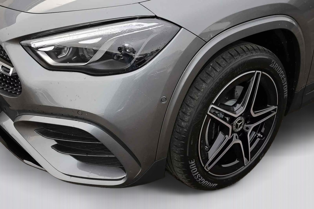 Mercedes-Benz GLA 200 AMG Line - foto 12