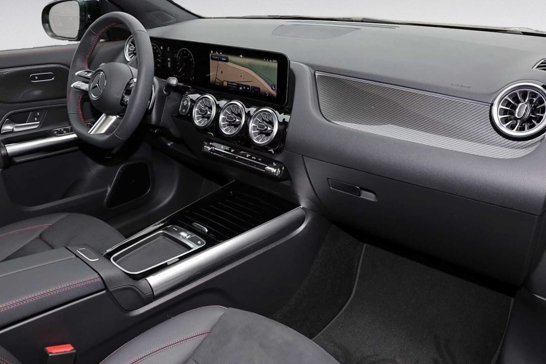 MERCEDES-BENZ GLA 2025 — imagine 5