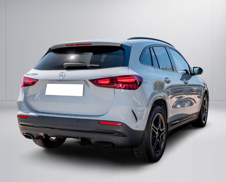 MERCEDES-BENZ GLA 2025 — imagine 4