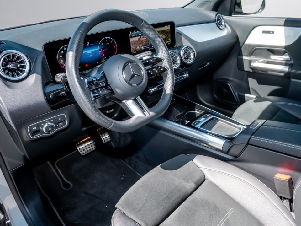 MERCEDES-BENZ GLA 2025 — imagine 5