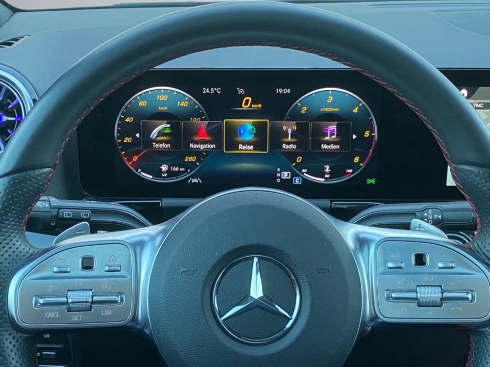 Mercedes-Benz GLA 220d 4MATIC AMG Line - foto 18