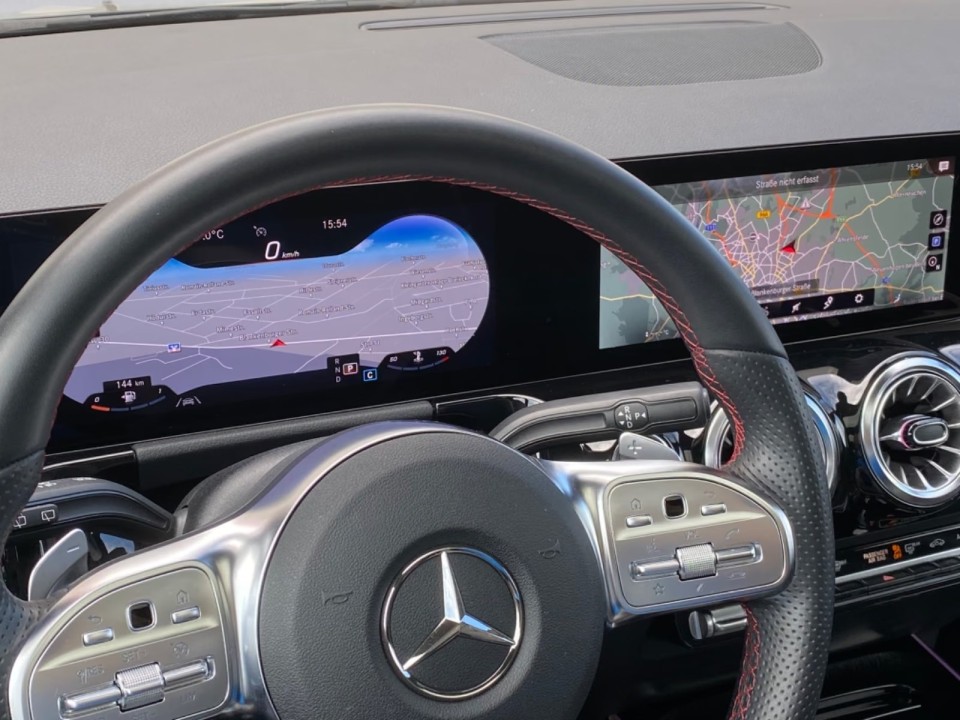 Mercedes-Benz GLA 220d 4MATIC AMG Line - foto 19