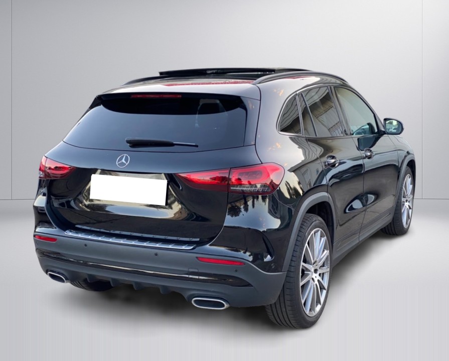 Mercedes-Benz GLA 220d 4MATIC AMG Line (2)