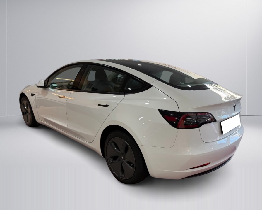 TESLA Model 3 2023 — imagine 4