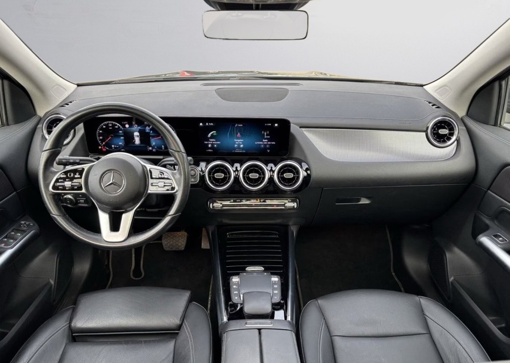 MERCEDES-BENZ GLA 2023 — imagine 18