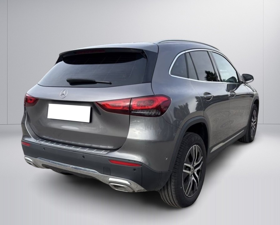 MERCEDES-BENZ GLA 2023 — imagine 3