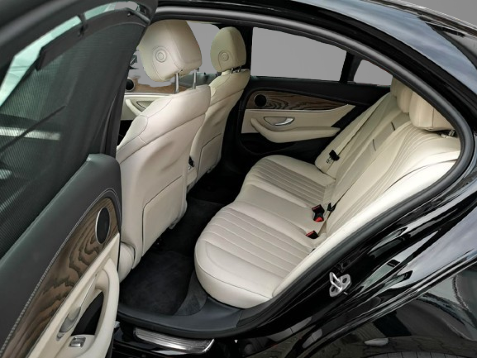 Mercedes-Benz E 300d Exclusive Business 4Matic - foto 10