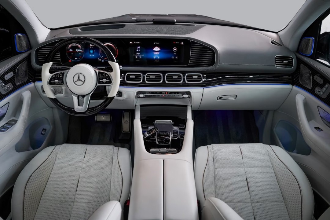 Mercedes-Benz GLS Maybach 600 (5)
