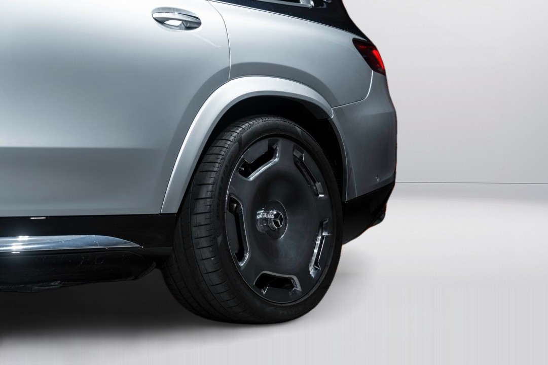 Mercedes-Benz GLS Maybach 600 - foto 30
