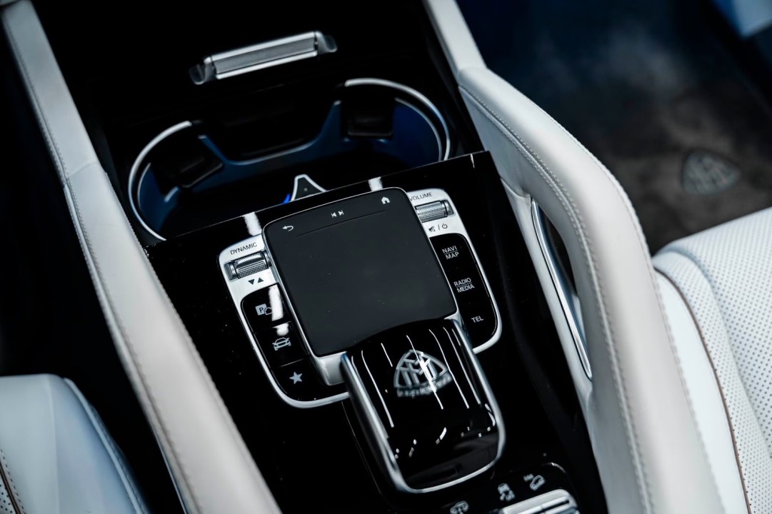 Mercedes-Benz GLS Maybach 600 - foto 22
