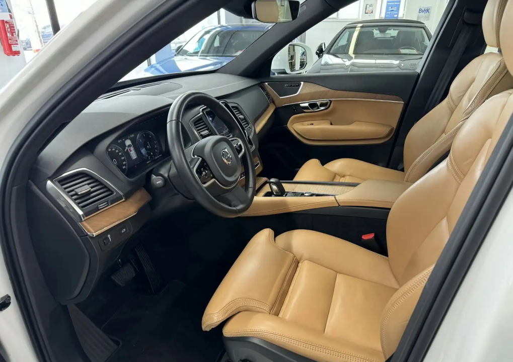 Volvo XC 90 B5 AWD Momentum Pro - foto 7