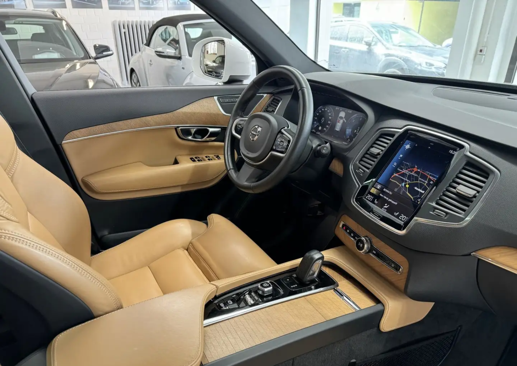 Volvo XC 90 B5 AWD Momentum Pro - foto 10