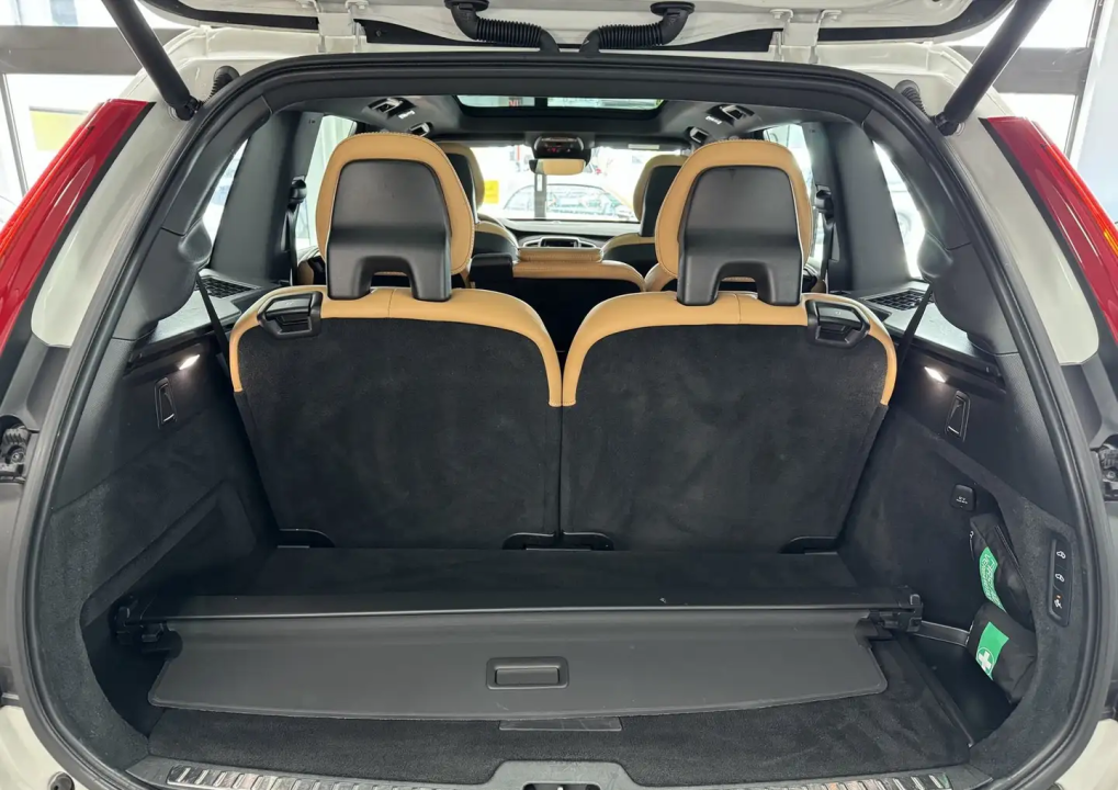 Volvo XC 90 B5 AWD Momentum Pro - foto 16