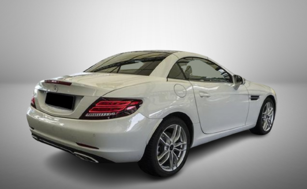 Mercedes-Benz SLC 180 9G-TRONIC (3)