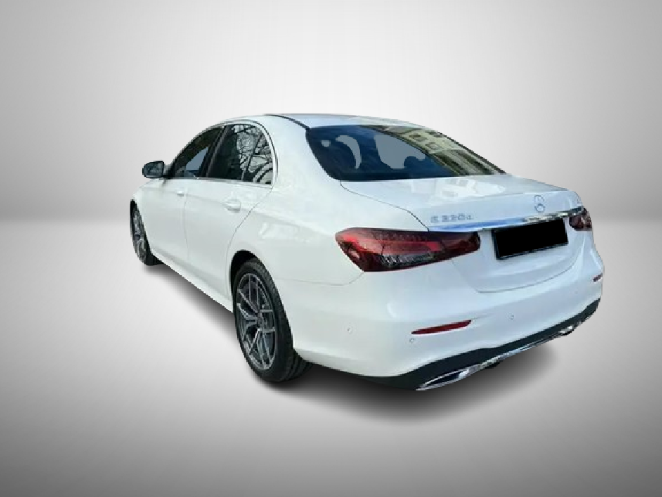 Mercedes-Benz E 220d 4Maatic AMG (4)