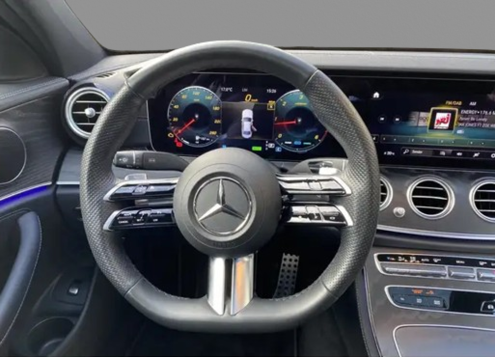 Mercedes-Benz E 220d 4Maatic AMG - foto 8