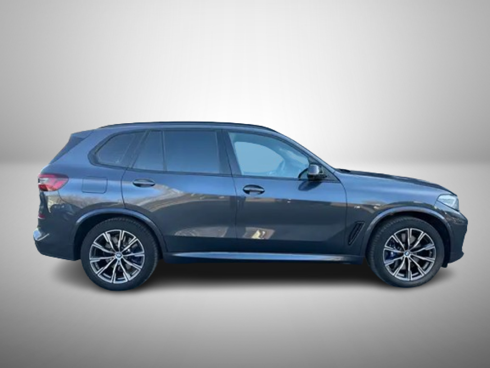 BMW X5 xDrive45e M (2)