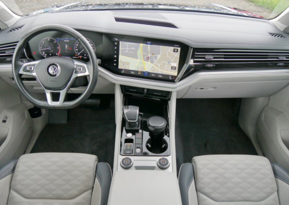 Volkswagen Touareg V6 TDI (3)