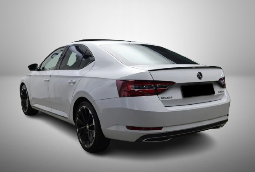 Skoda Superb 2.0TDI DSG Sportline (4)