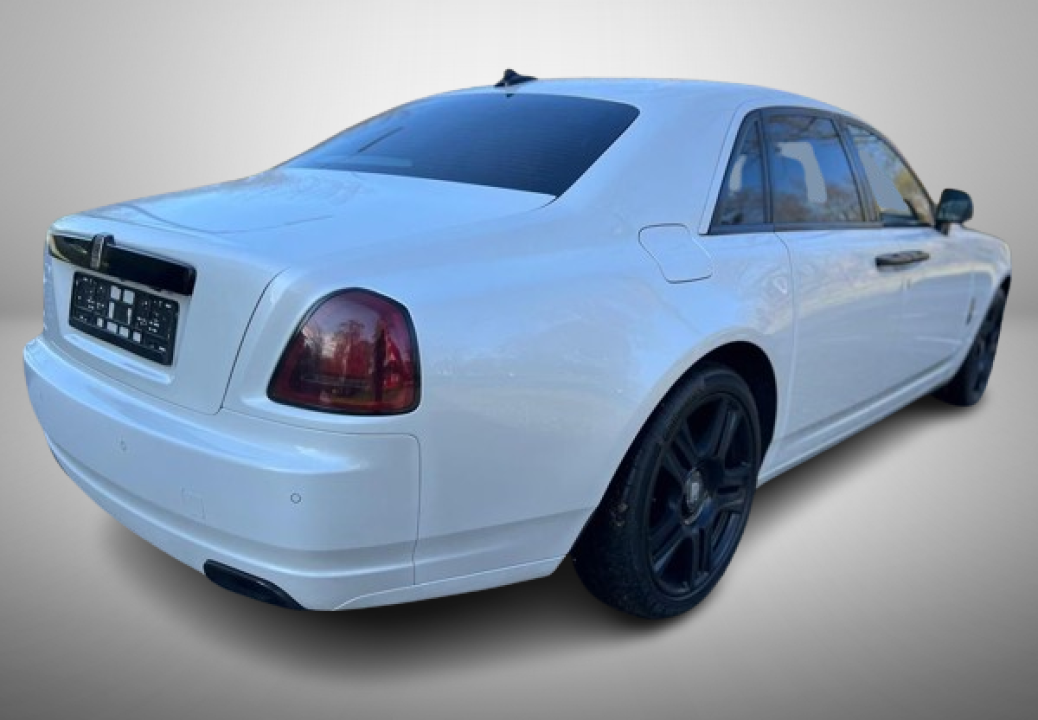 Rolls-Royce Ghost Black Badge (3)