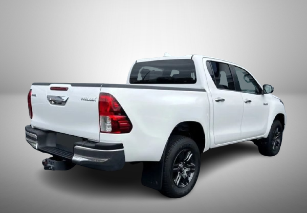 Toyota Hilux 2.8D 4WD Double Cab (3)