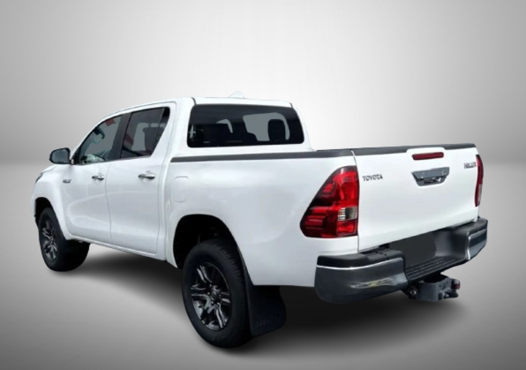 Toyota Hilux 2.8D 4WD Double Cab - foto 6