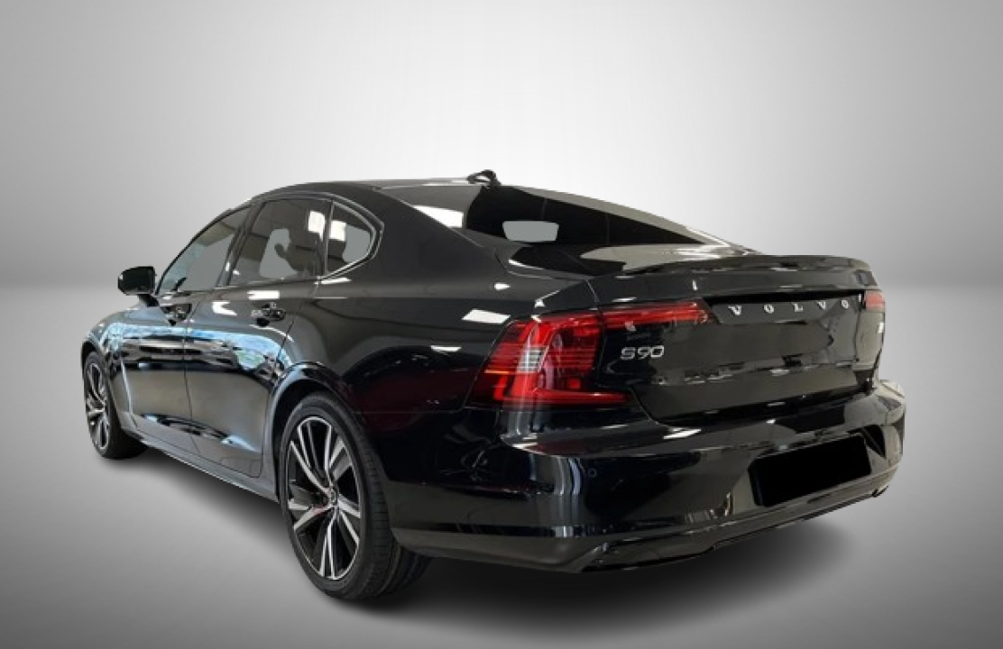 Volvo S90 T8 Recharge R-Design (3)