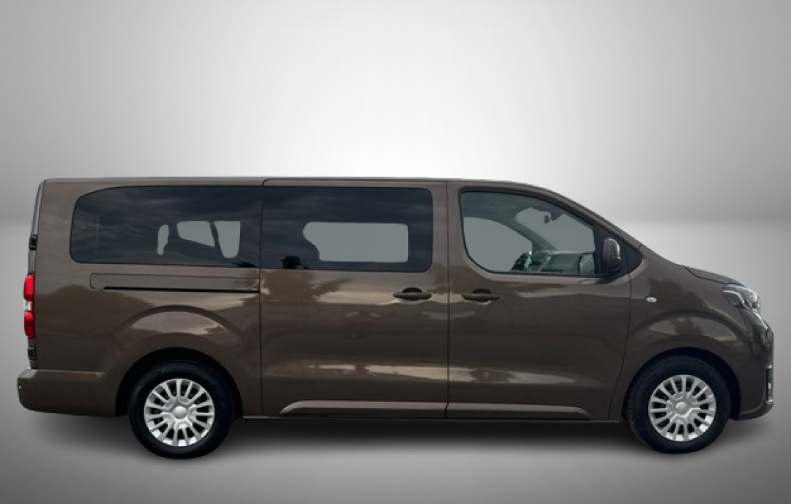 Toyota Proace Verso Shuttle 1.5l L2 9 locuri (2)