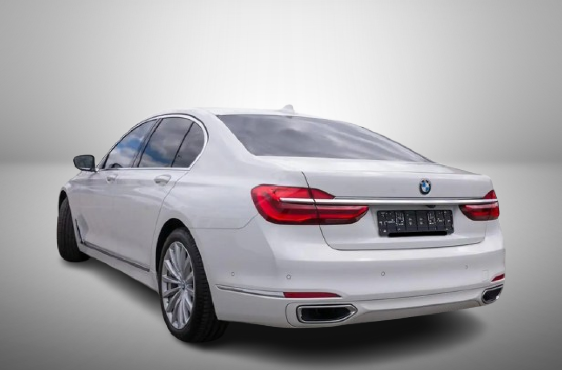 BMW Seria 7 730d (2)