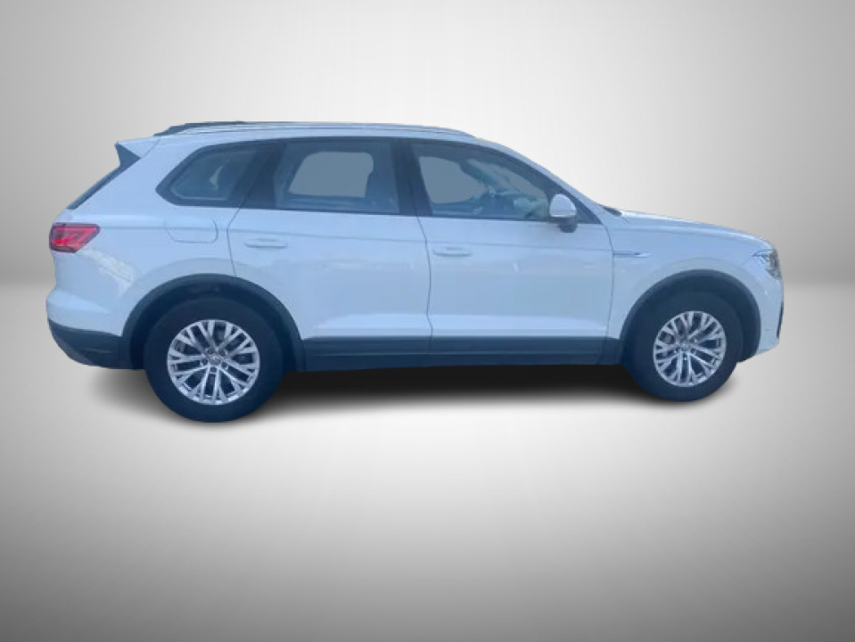 Volkswagen Touareg Basic 4Motion (2)