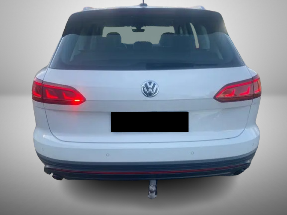 Volkswagen Touareg Basic 4Motion (4)