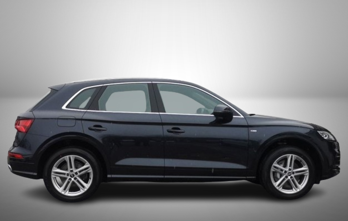 Audi Q5 50TFSIe quattro S tronic S-Line (5)