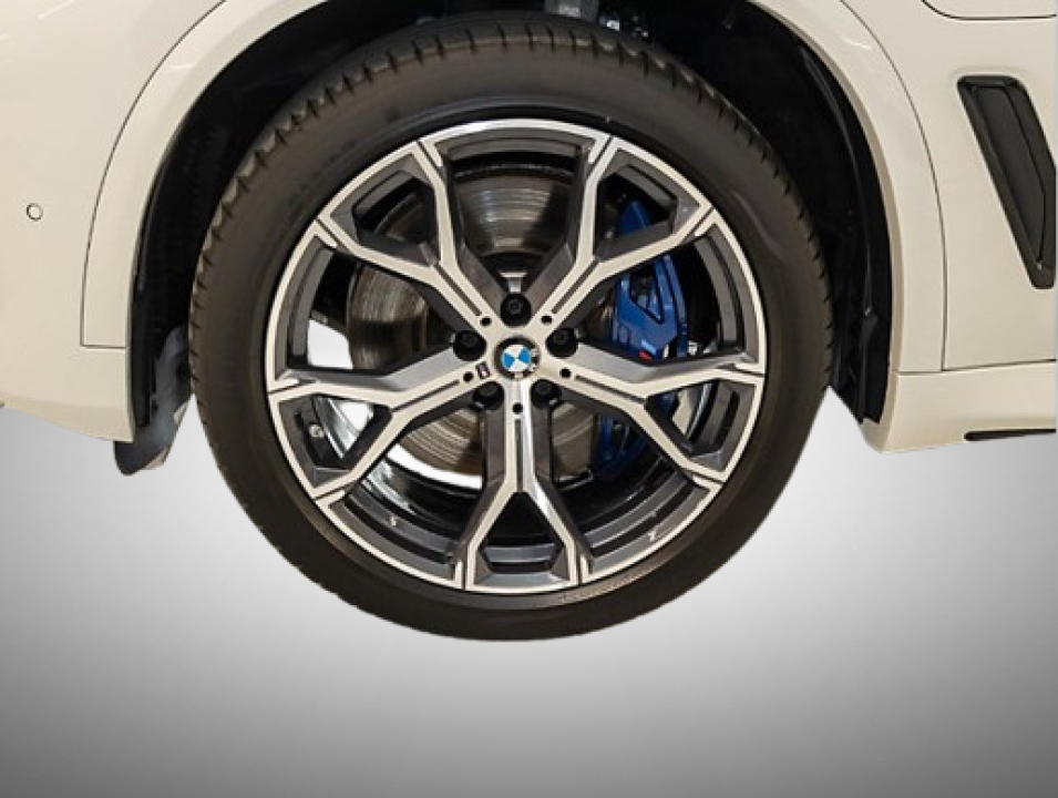 BMW X5 xDrive 45e - foto 15