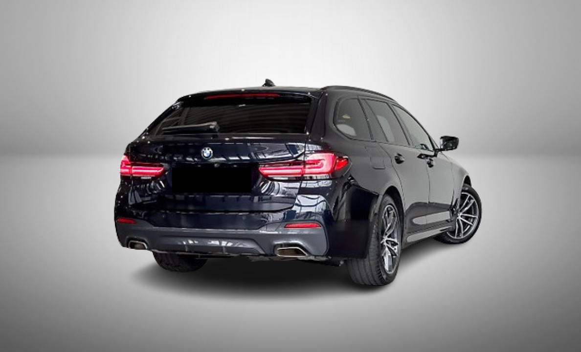 BMW Seria 5 540i XDRIVE TOURING (3)