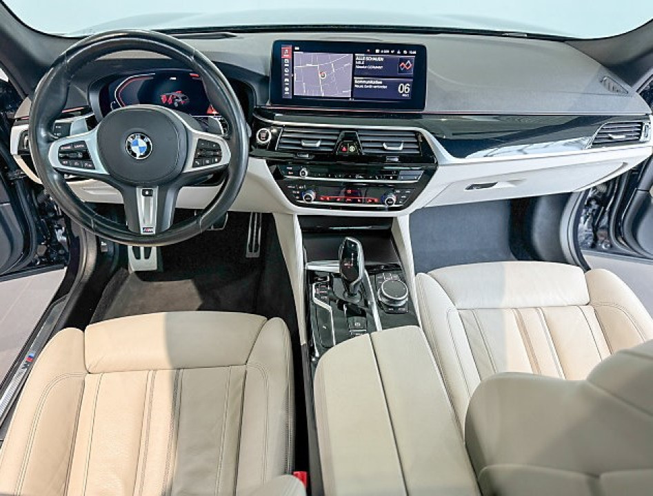 BMW Seria 5 540i XDRIVE TOURING (5)