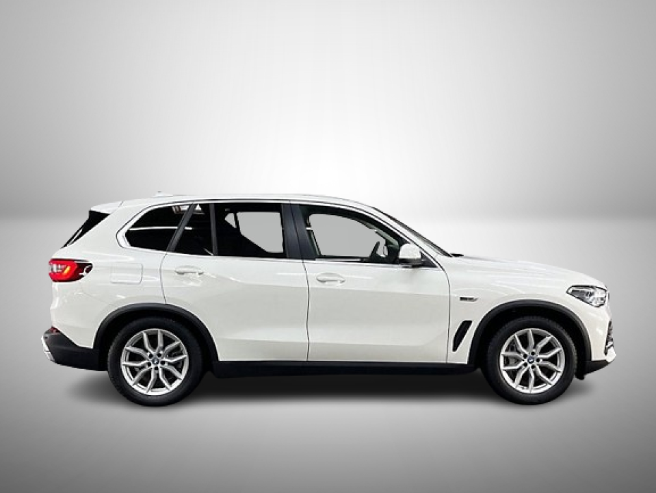 BMW X5 xDrive 45e (2)