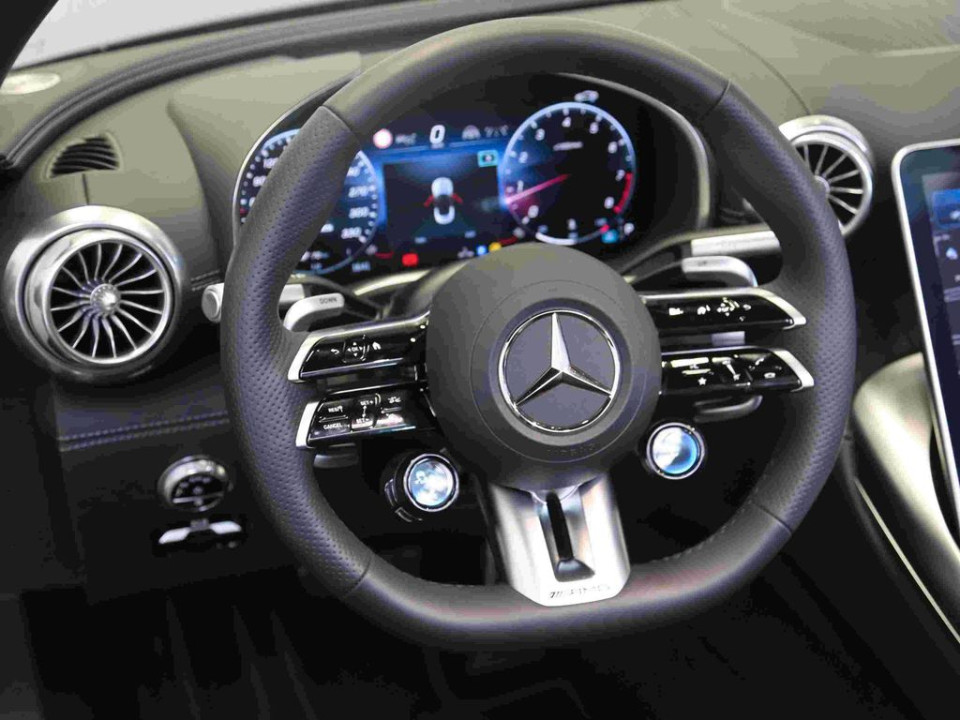 Mercedes-Benz SL 55 AMG 4Matic - foto 8